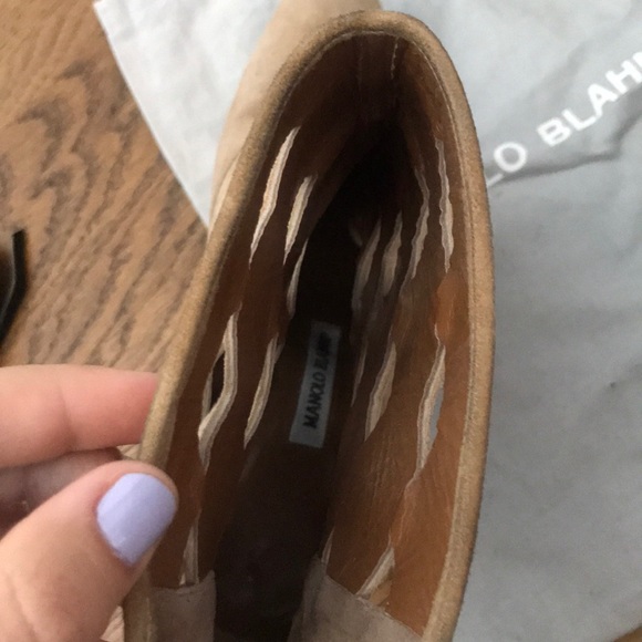 Manolo blahnik light brow suade booties
